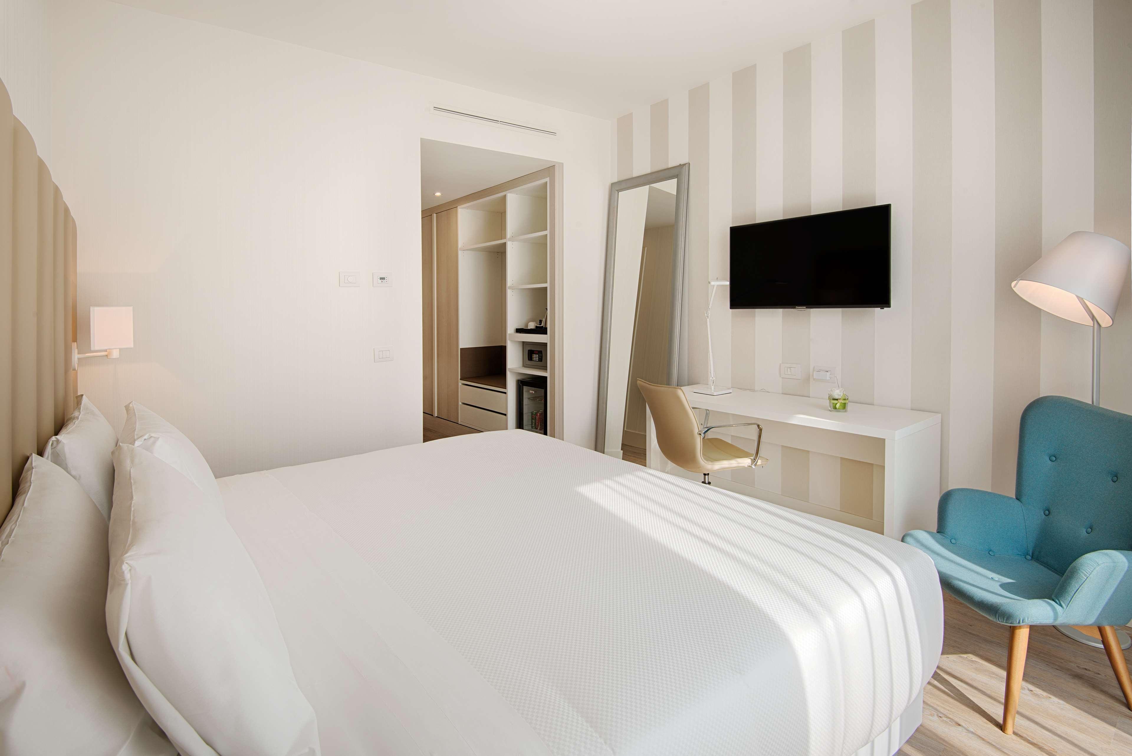 Hotel NH Trento Esterno foto