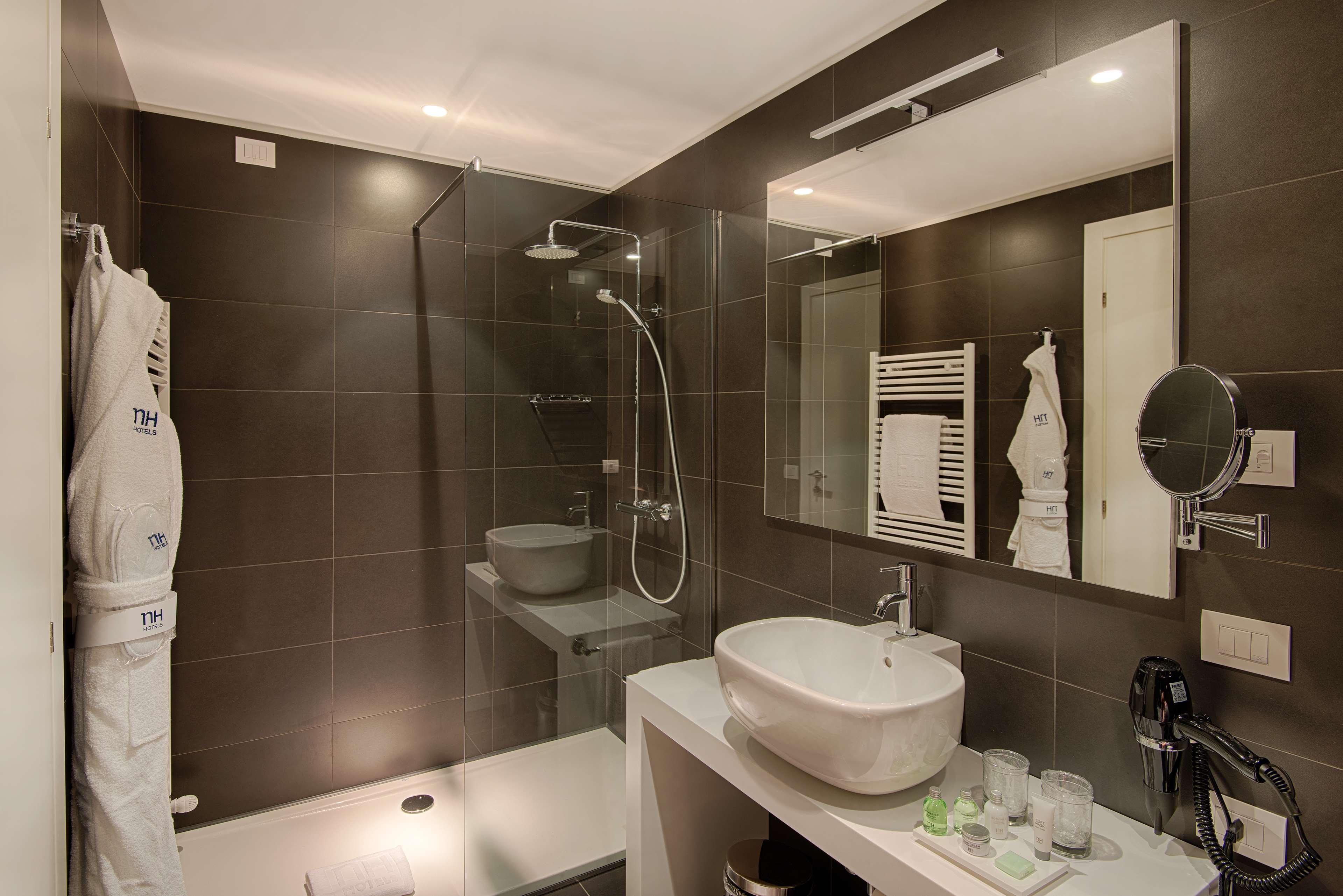 Hotel NH Trento Esterno foto