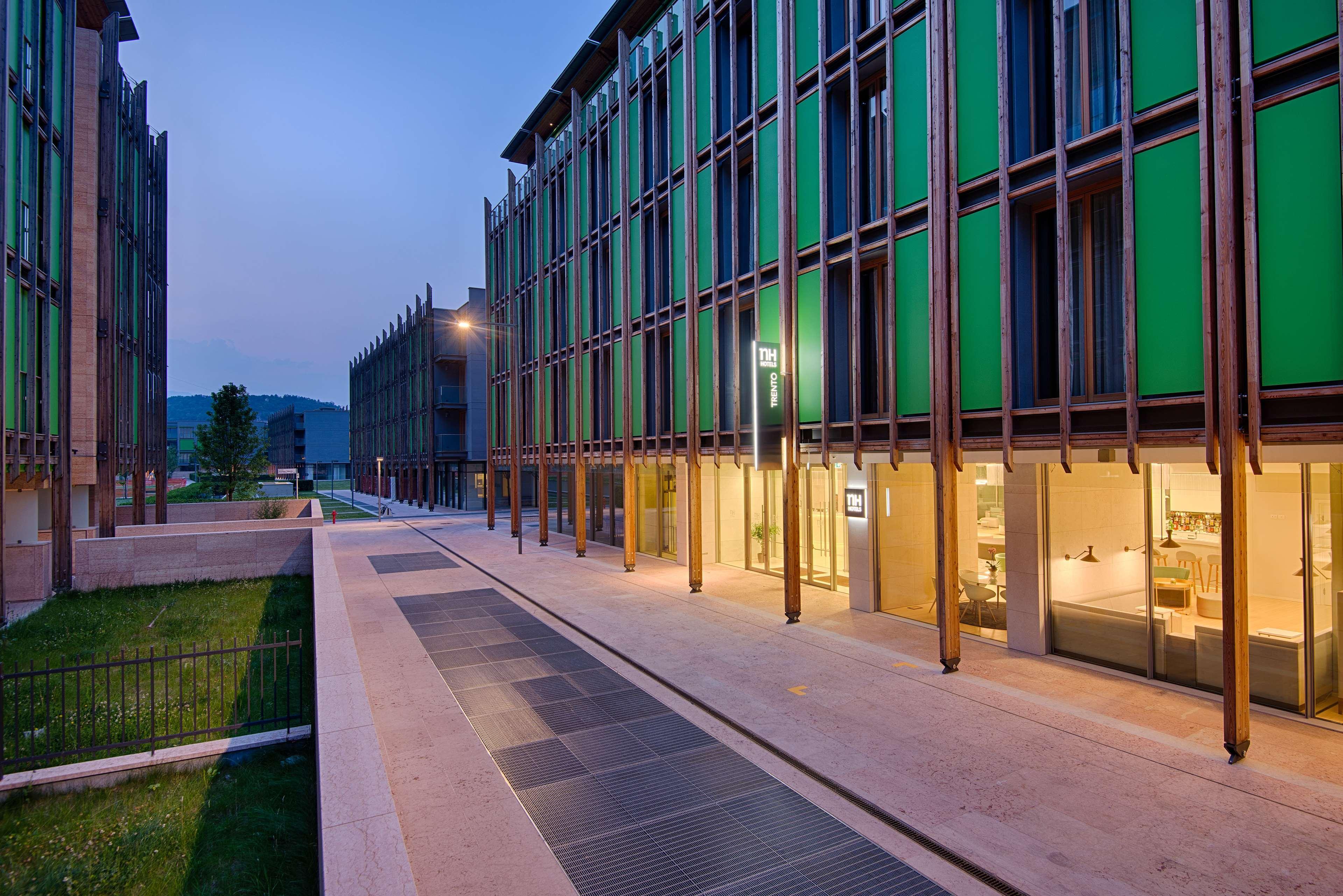 Hotel NH Trento Esterno foto