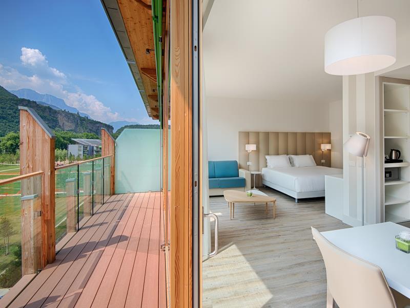 Hotel NH Trento Esterno foto
