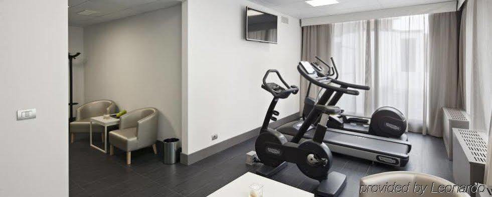 Hotel NH Trento Esterno foto